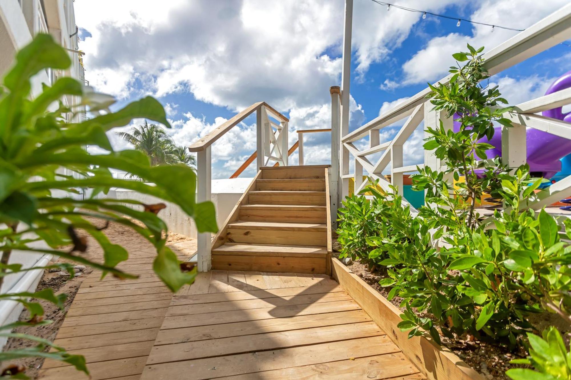 Maho Beach House - Luxe 1 Bedroom - Ocean Hideaway 외부 사진